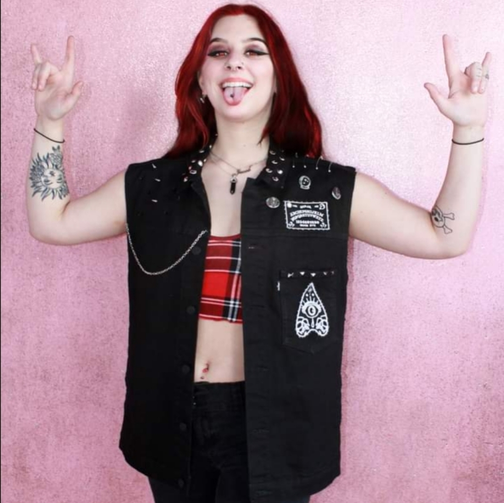 SOLD ❤️🔥Host Pick!❤️🔥Radass levis ouija board gothic horror vest! Black tag! - Picture 1 of 12